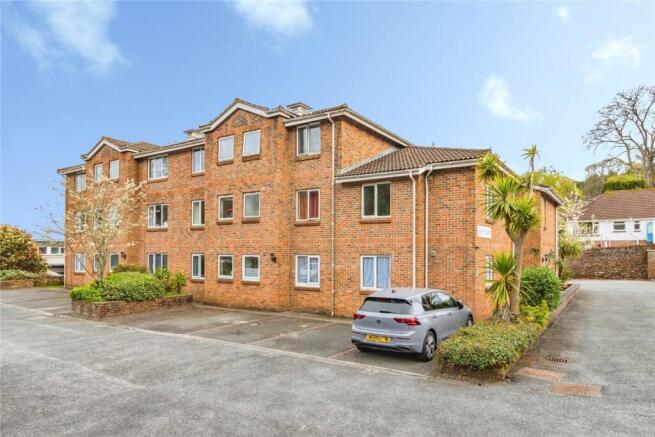 1 bed property, in Totnes Road, £110,000