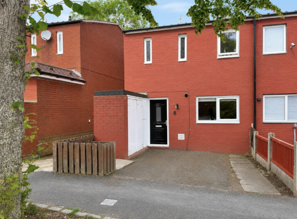 3 bed property, in The Uplands, £120,000