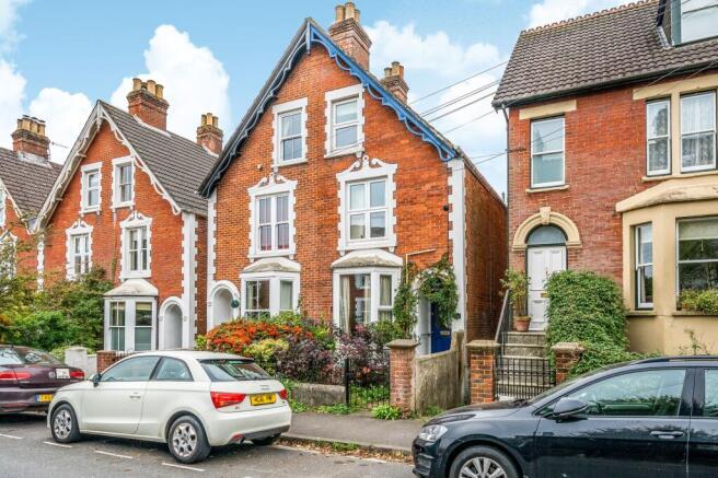 3 bed property, in St. Marks Road, £425,000