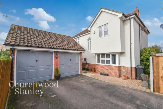 4 bed property, in Bramble Tye, £375,000