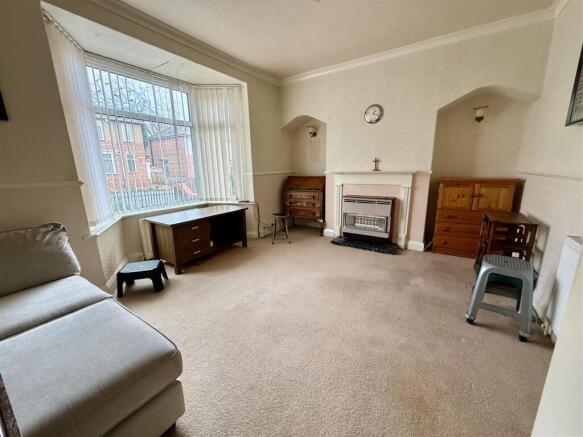 2 bed property, in Leyburn Road, £119,000