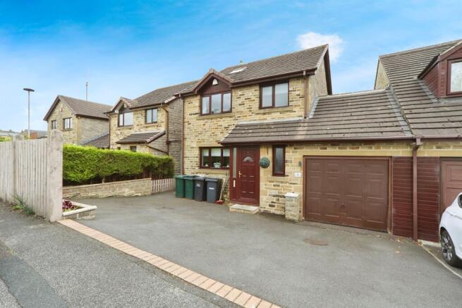 3 bed property, in The Hudson, £300,000