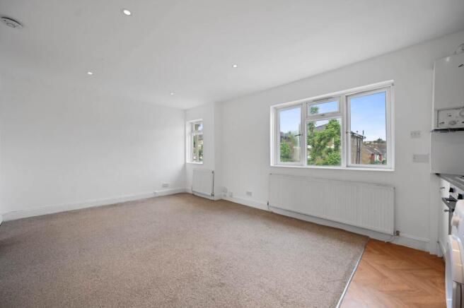 1 bed property, in Eastdown Park, £185,000