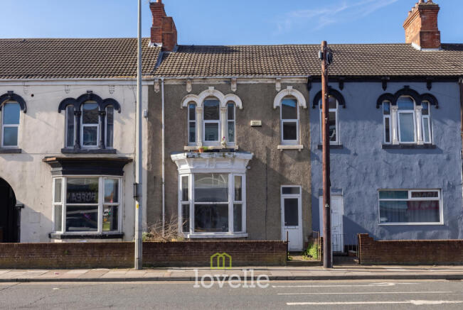 5 bed property, in Grimsby Road, £120,000