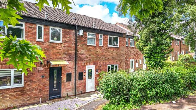 3 bed property, in Carlcroft, £210,000