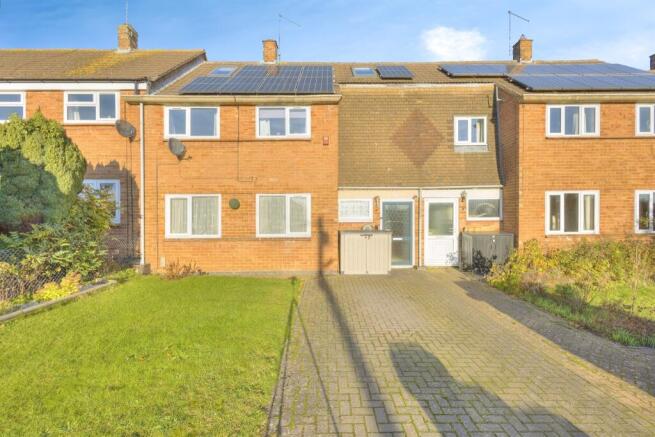 5 bed property, in Church Street, £300,000