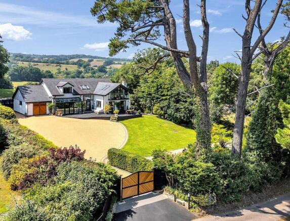 4 bed property, in Harepath Hill, £1,450,000
