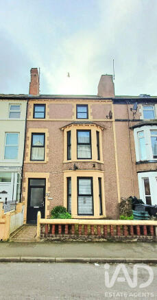 6 bed property, in Clifton Road, £299,500