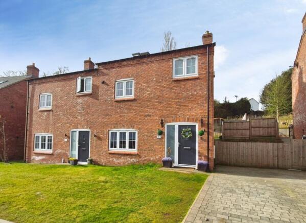 4 bed property, in Jason Court, £325,000