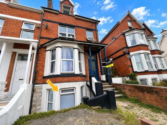 1 bed property, in Hermosa Road, £120,000