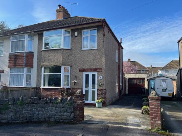 3 bed property, in Chalfont Road, £275,000