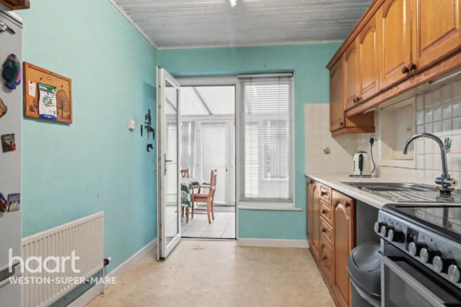 2 bed property, in Littlefields Road, £290,000