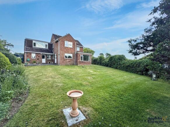4 bed property, in Whaddon Lane, £725,000
