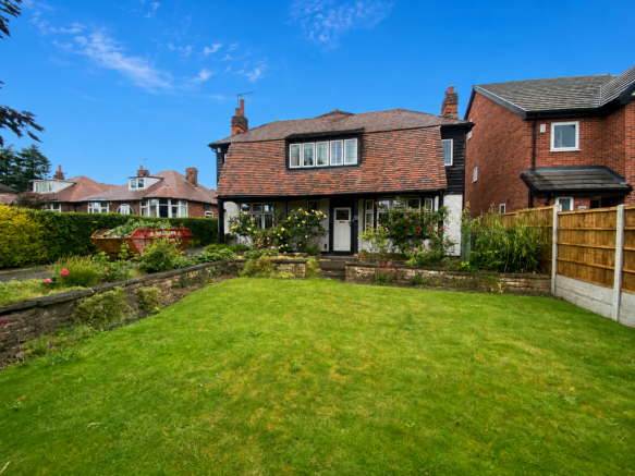3 bed property, in 420 Westdale Lane, £320,000