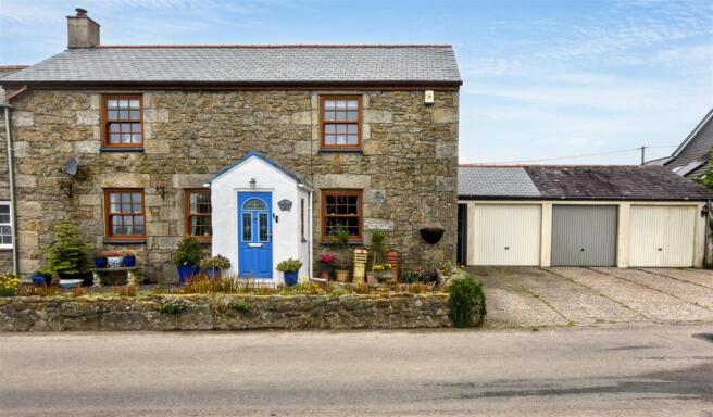 3 bed property, in Penhalvean, £530,000