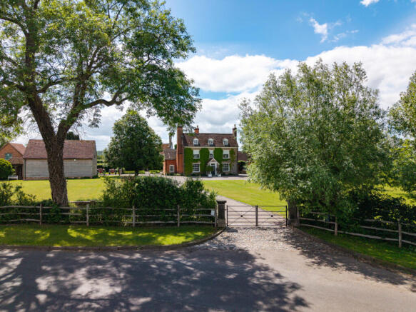 5 bed property, in Spernal Lane, £1,750,000