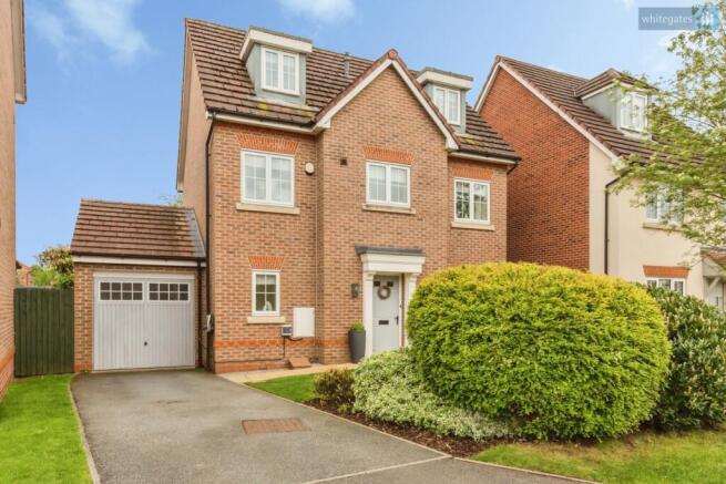 5 bed property, in Holly Place, £439,995