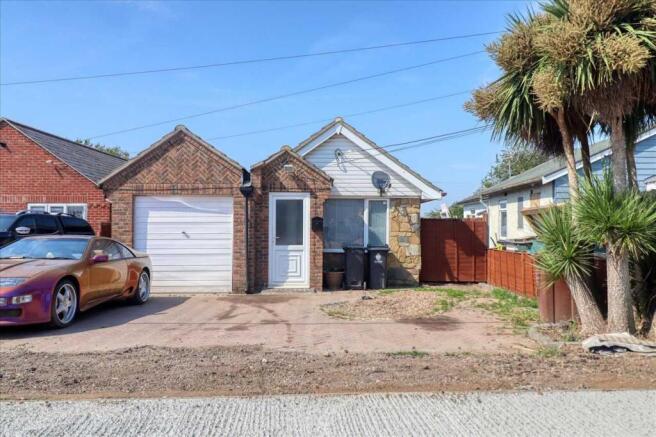 4 bed property, in Alpha Road, £220,000