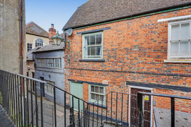 1 bed property, in The Chewar, £140,000