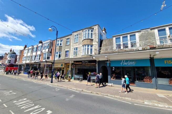 2 bed property, in Station Road, £207,500