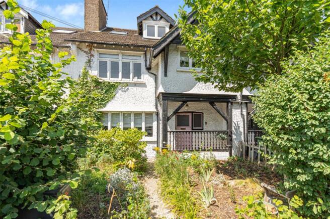 4 bed property, in Vernon Road, £825,000
