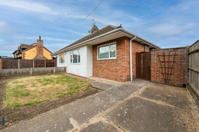 2 bed property, in Green Lane, £180,000