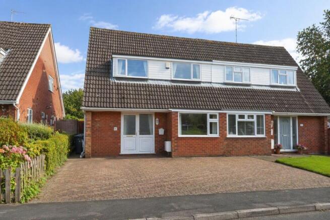 3 bed property, in Rookwell Drive, £300,000