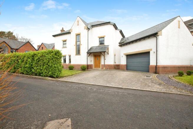 5 bed property, in Cherry Drive, £835,000