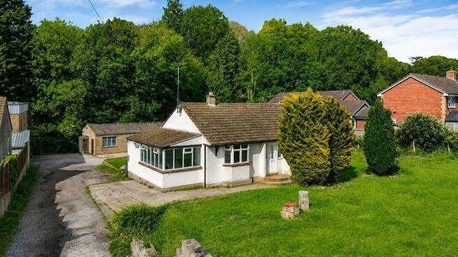 3 bed property, in Uley Road, £500,000