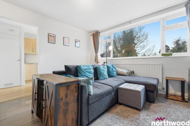 2 bed property, in Haig Court, £190,000
