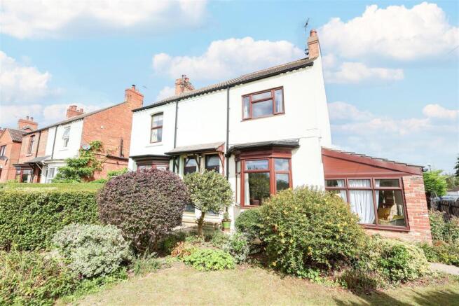 2 bed property, in Littlethorpe, £340,000