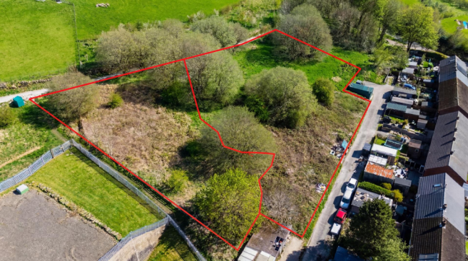 Land, in Land In Dodnaze, £400,000