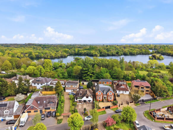 5 bed property, in The Avenue, £850,000