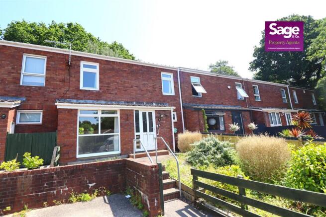 3 bed property, in Glaslyn Court, £185,000