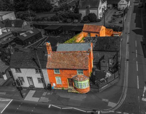 4 bed property, in Main Road, £395,000