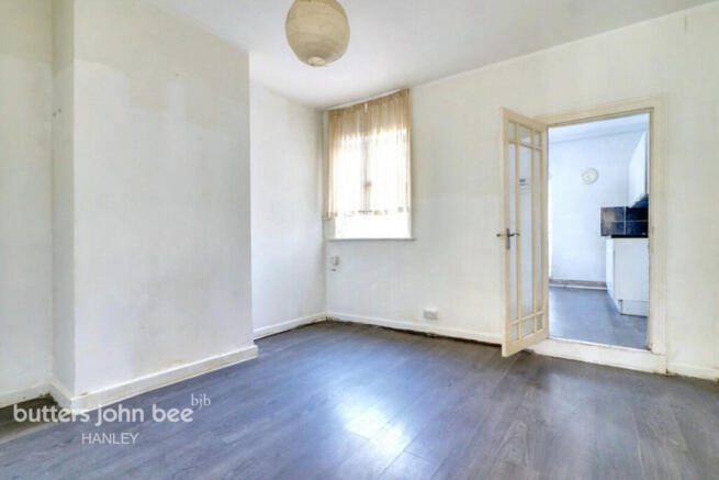 3 bed property, in Hanley Road, £69,000