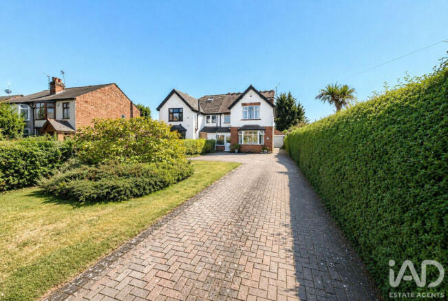 3 bed property, in Broad Lane, £360,000