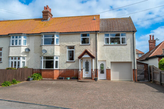 4 bed property, in Brook Lane, £475,000