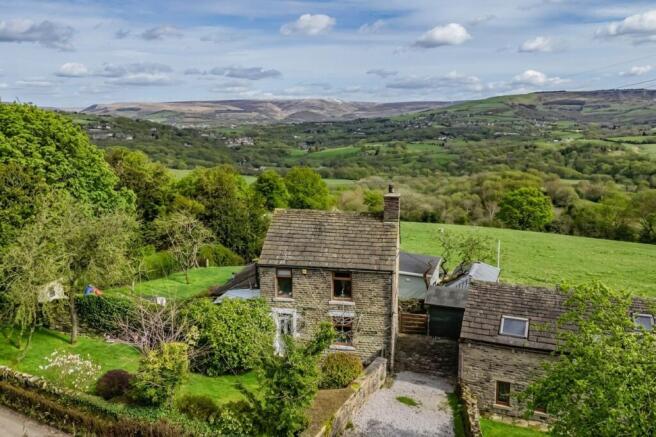 3 bed property, in Rhodes Fold Cottage, £600,000