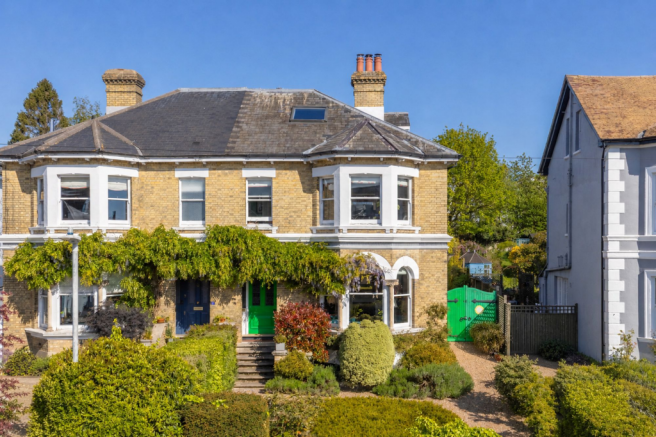 6 bed property, in Woodbury Park Road, £1,500,000