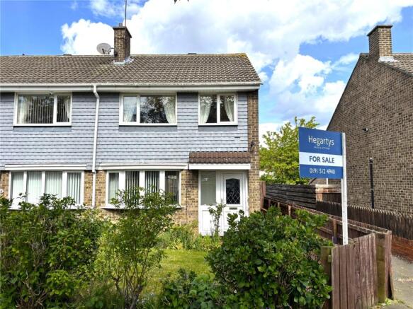 3 bed property, in Moorsfield, £145,000