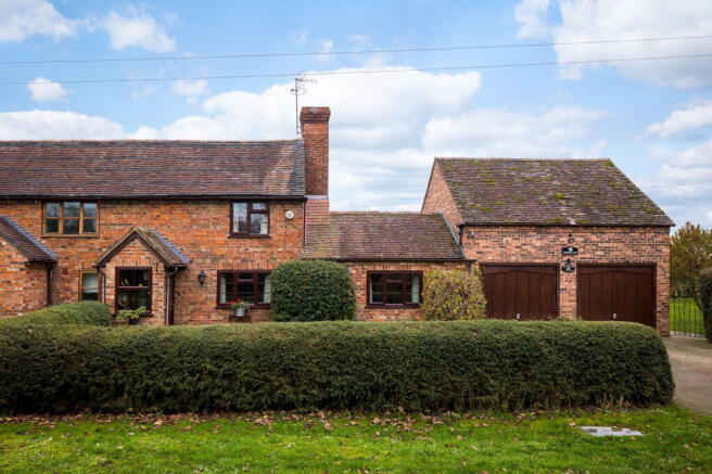 3 bed property, in White Ladies Aston - between Worcester & Pershore, £550,000