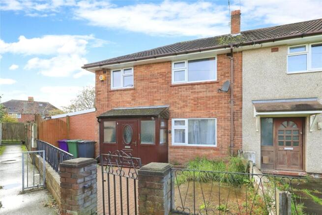 4 bed property, in Blackham Road, £200,000