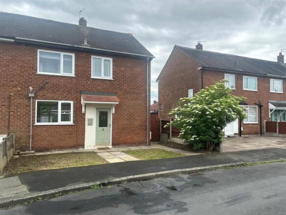 2 bed property, in Gloucester Road, £230,000
