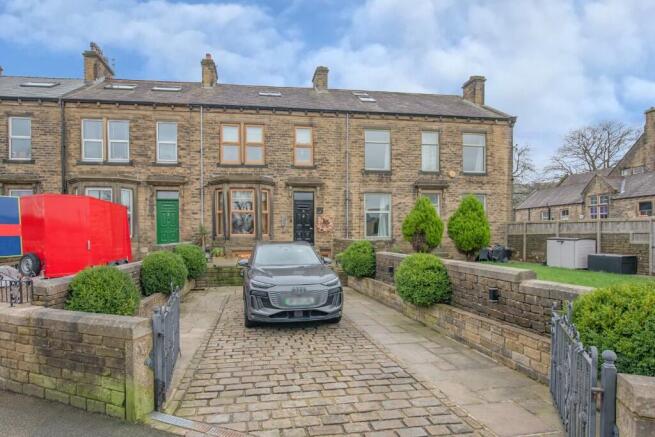 4 bed property, in 9 Bridge Road, £395,000