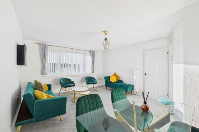 2 bed property, in Peter Street, £75,000