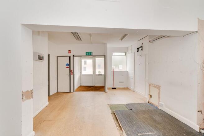 3 bed property, in 12-14 Blyde Road, £300,000