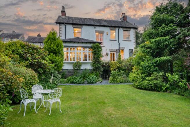 4 bed property, in Barrowfield House, £650,000