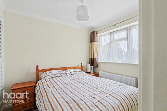 3 bed property, in Alkham Road, £460,000