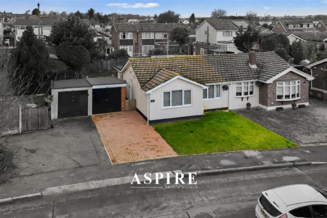 2 bed property, in Reeds Way, £390,000